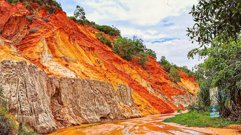 The fabulous Fairy Stream walk, experienced on our 2-Day Mui Ne Tour.