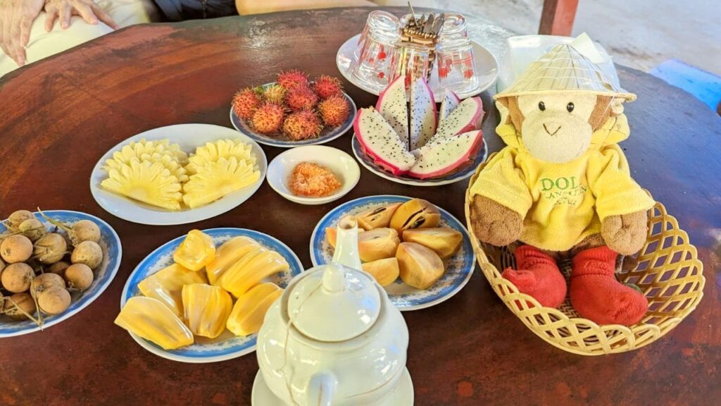 Buffet lunch on 1-Day Mekong Tour.