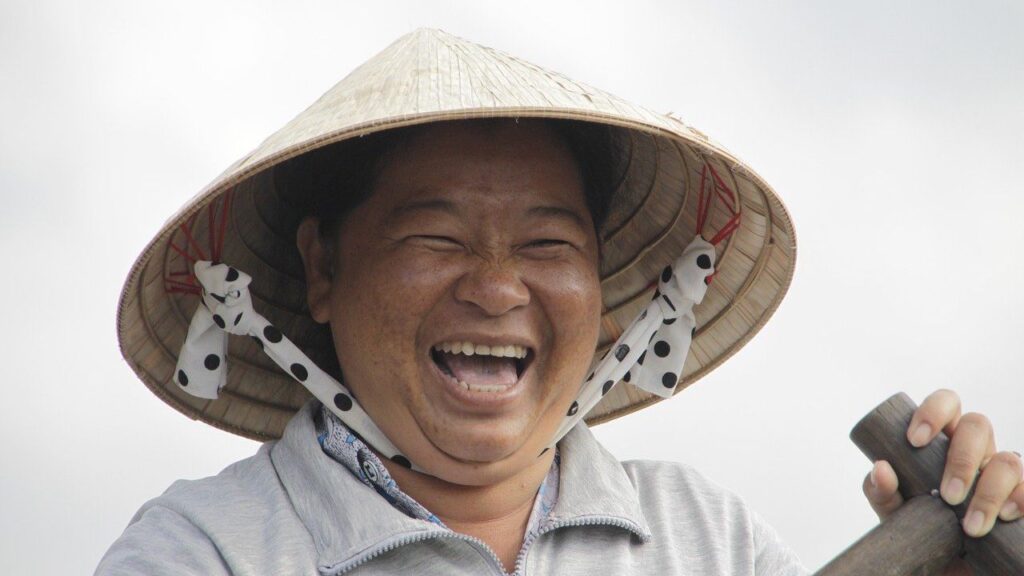 A sampan sailor