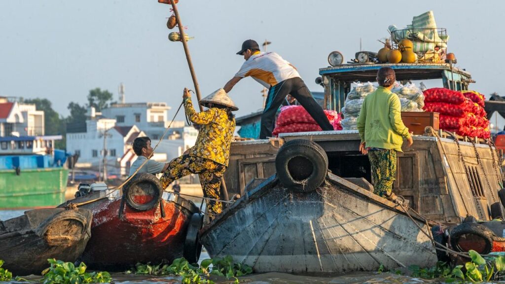 Sellers at Cai Rang floating market