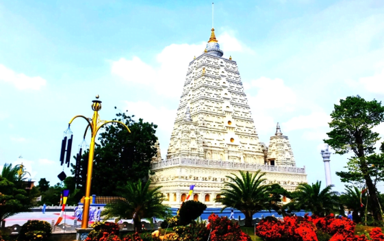 Truc Lam Chanh Giac Pagoda, Tien Giang